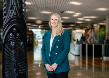 Open https://www.youtu.be/o7XKBUV09wg melody by the pou in fonterra centre